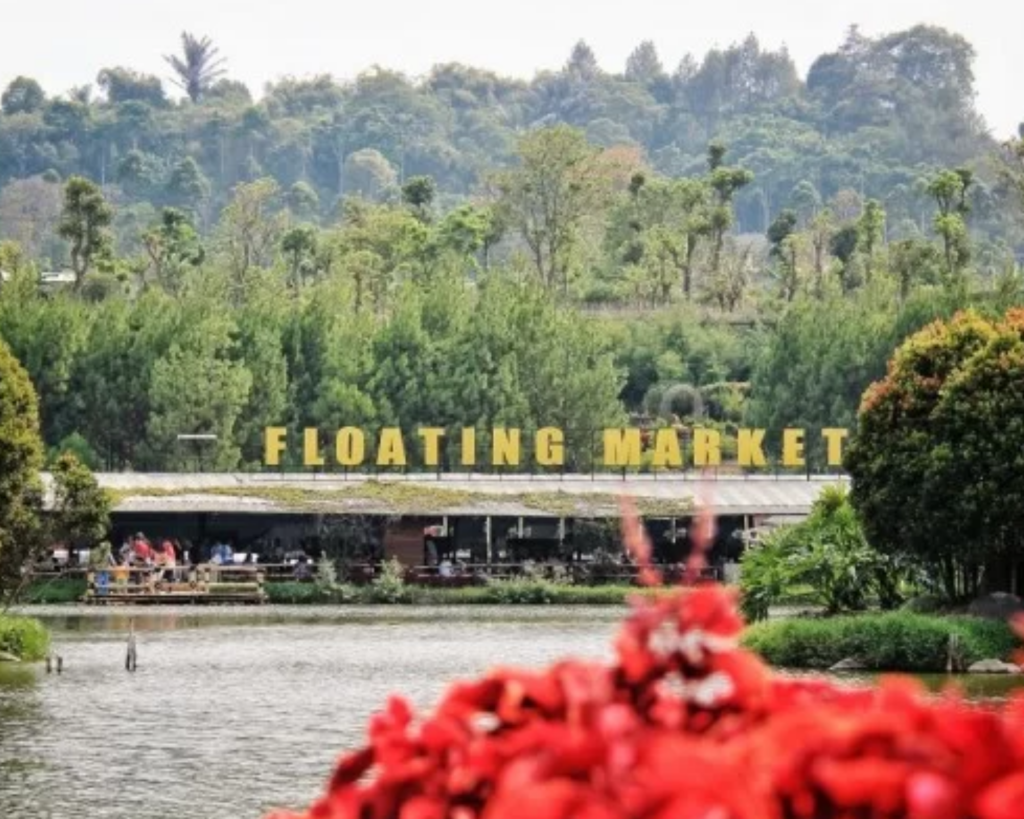 Floating market